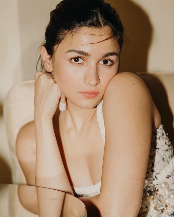 Alia Bhatt Beautiful Saree Photos