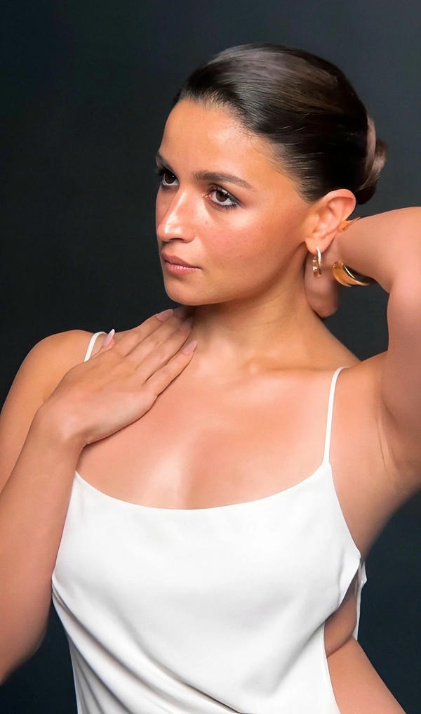 Alia Bhatt Designer Saree Pics