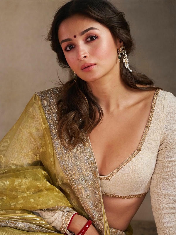 Alia Bhatt Saree Photos