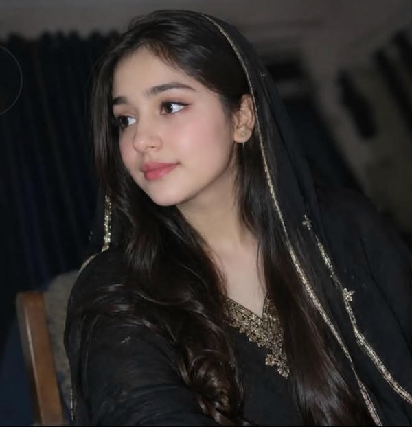 Beautiful Girl Selfie Glamorous