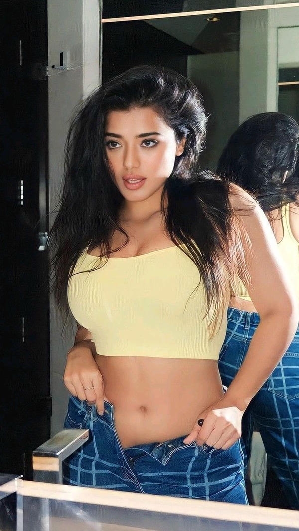 Crop Top Girl Photos India