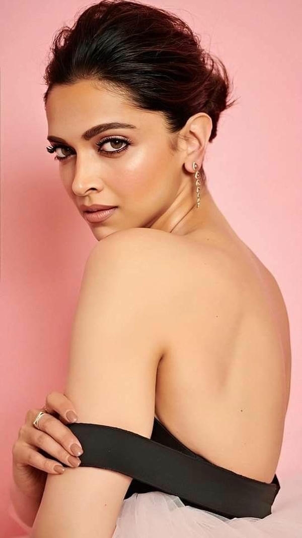 Deepika Padukone Sexy Photos