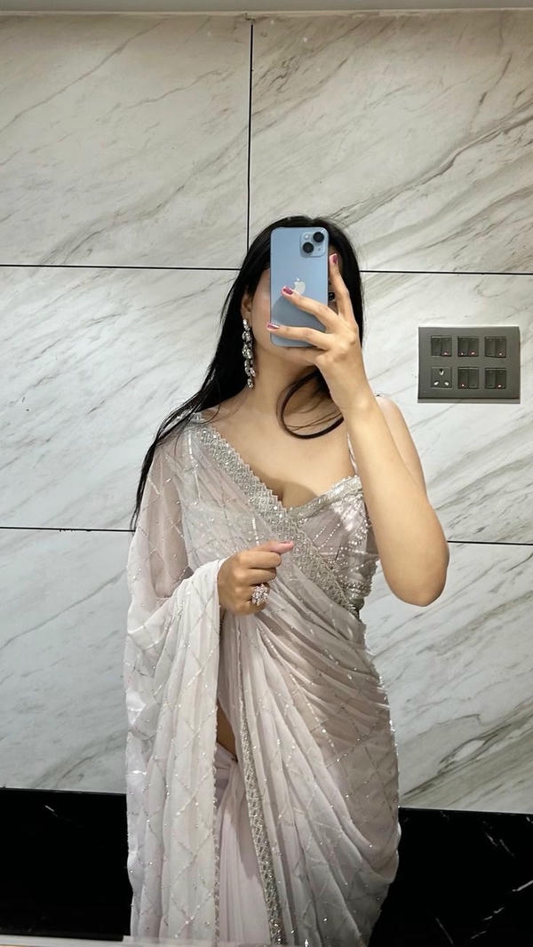 Desi Girl Selfie Gallery