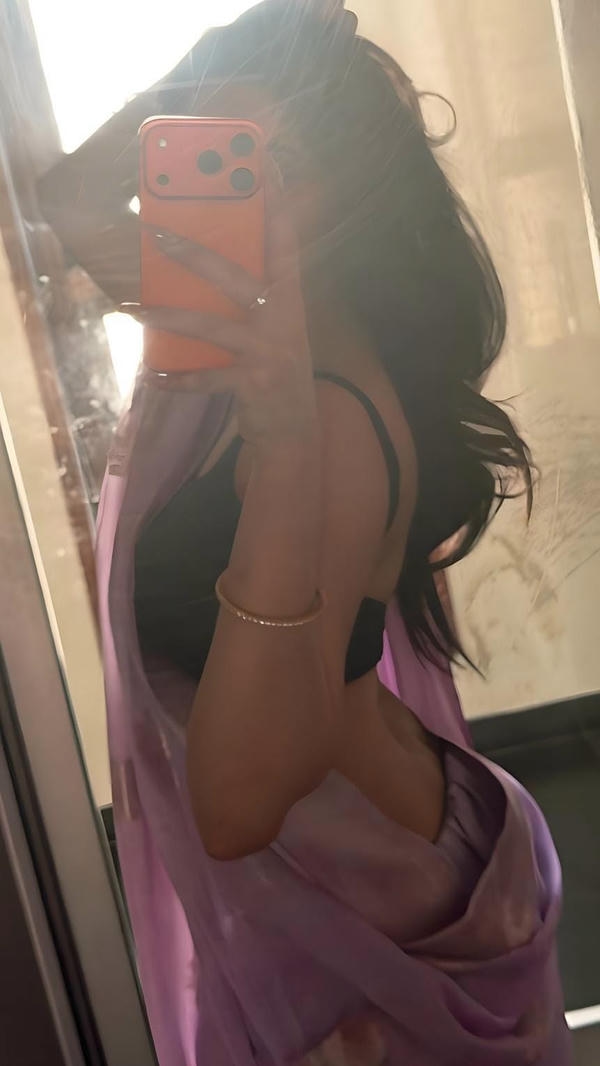 Desi Girl Selfie Leaked