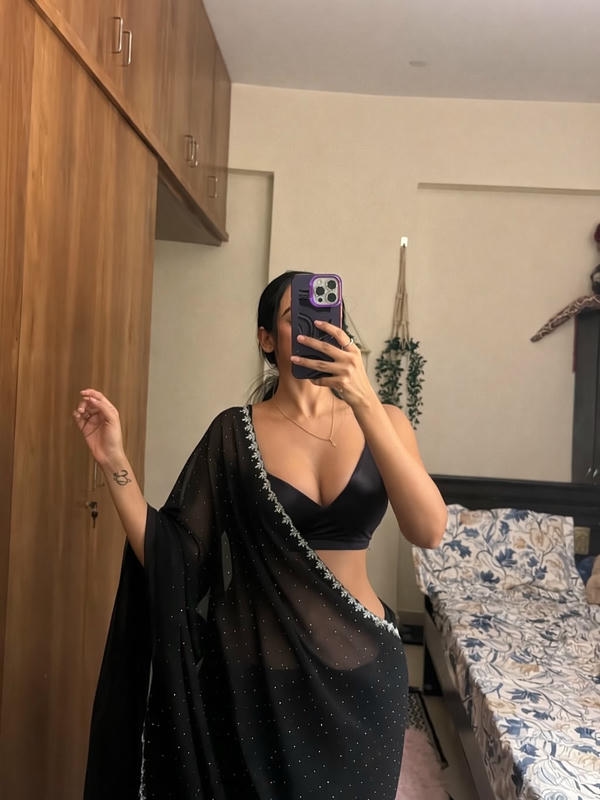 Face Hidden Mirror Selfie Girl