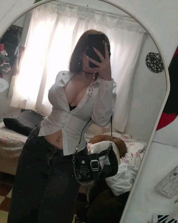 Face Hidden Mirror Selfie Images