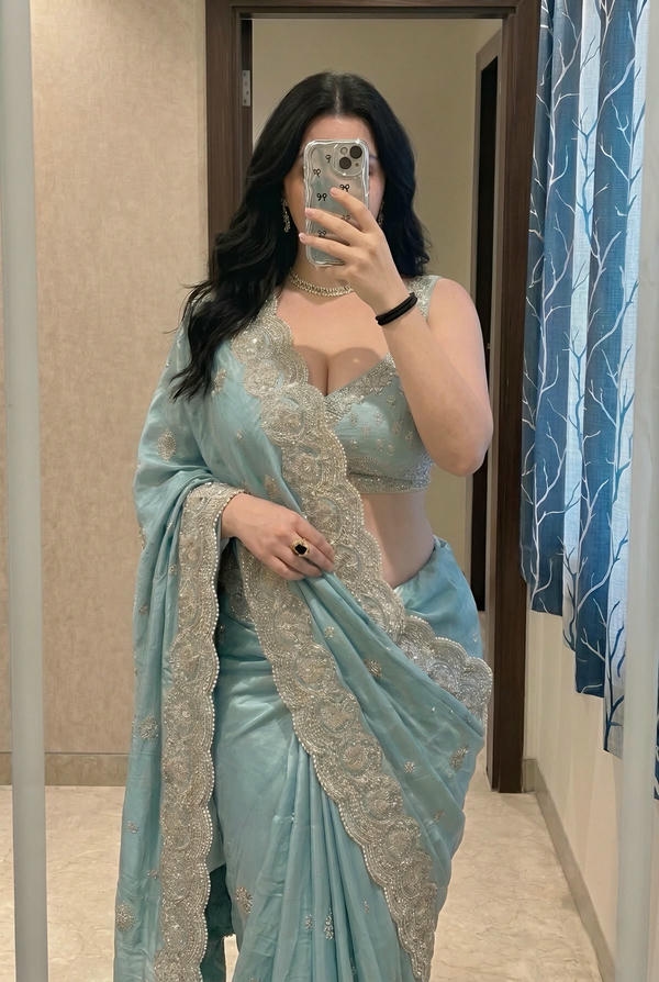 Face Hidden Mirror Selfie for Girls