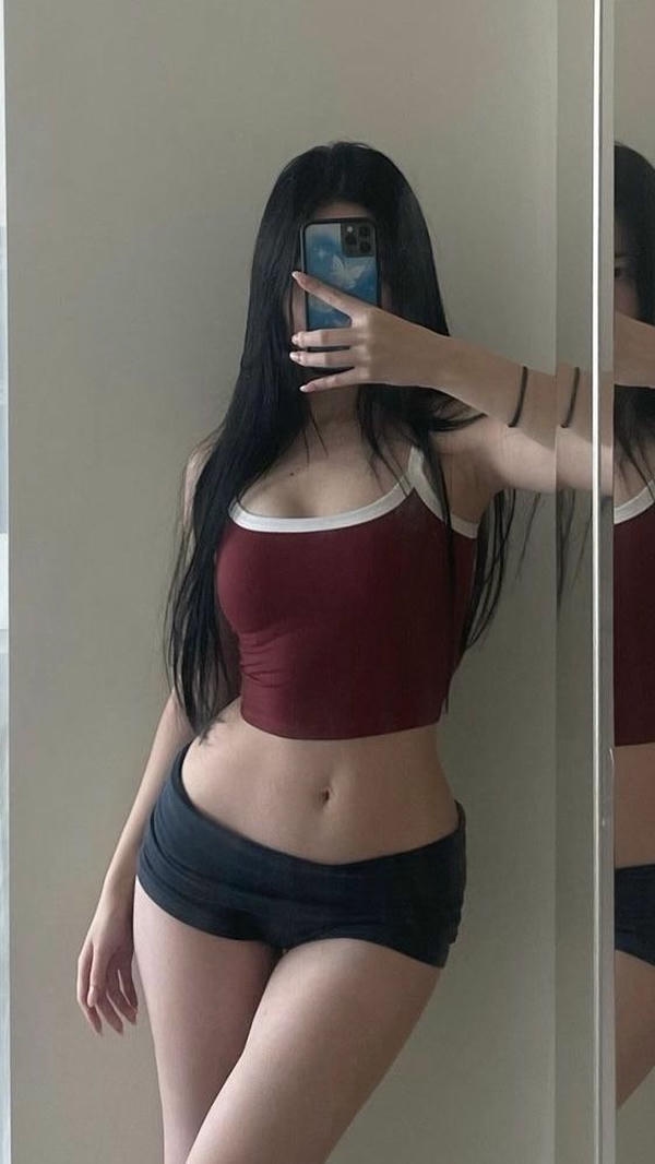 Full Body Mirror Selfie Crop Top
