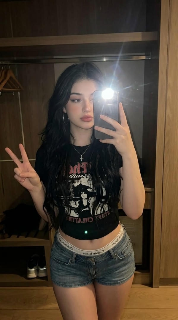 Full Body Mirror Selfie Stylish Girl