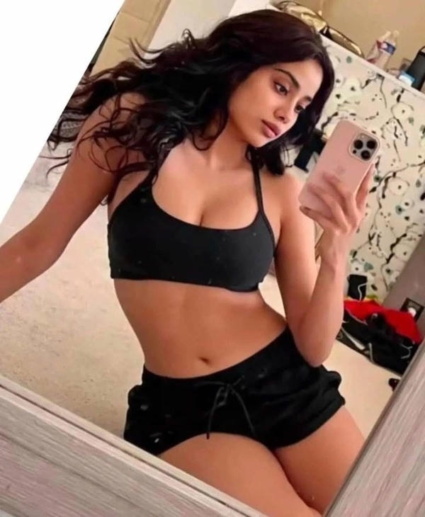 Janhvi Kapoor hot photos