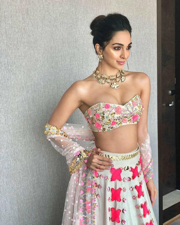 Kiara Advani Red Dress Photos