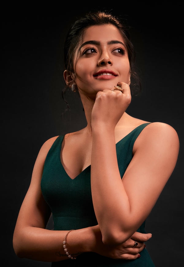 Rashmika Mandanna Glamorous Photoshoot
