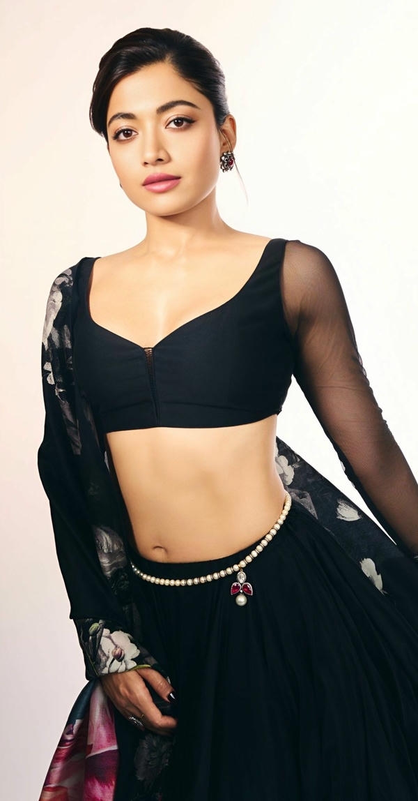 Rashmika Mandanna Hot Saree Photos