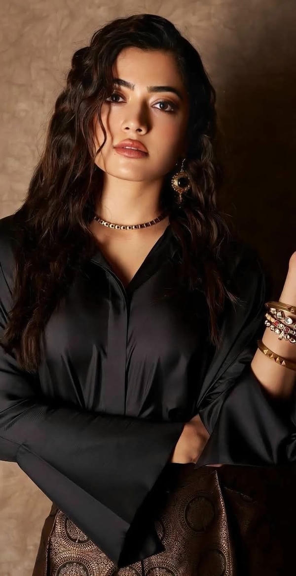 Rashmika Mandanna Latest Hot Photos