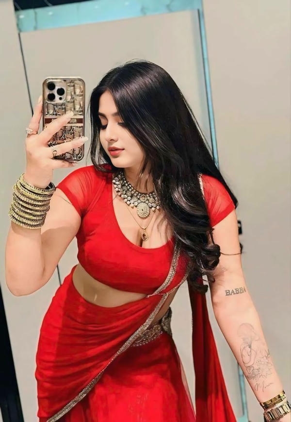 Sexy Bollywood Red Saree Photos