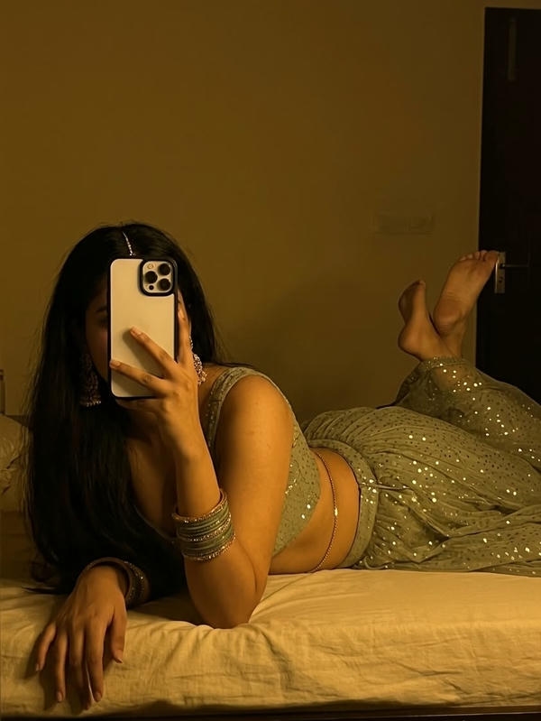Sexy Desi Girl Nude Selfie