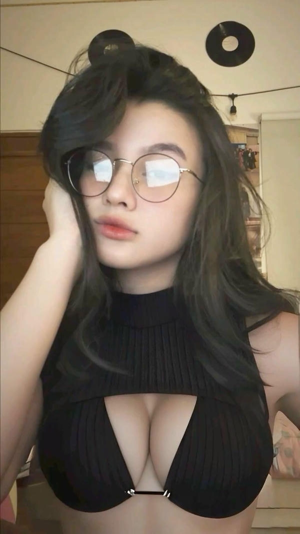 Sexy Glamour Girl Selfie