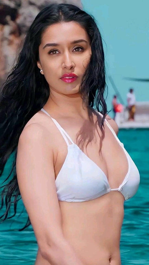 Shraddha Kapoor bold look