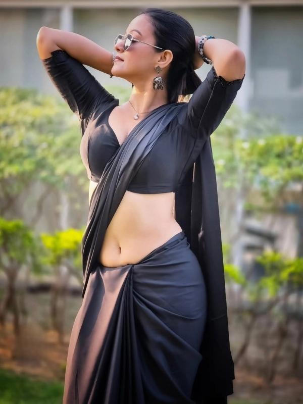 sexy saree navel pics
